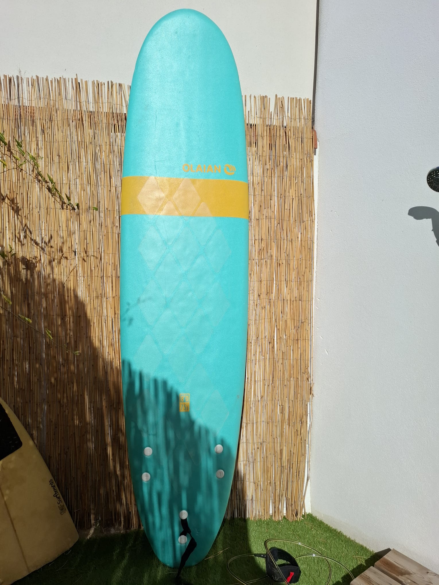 Planche de surf Olaian turquoise 8 pieds et 75 litres