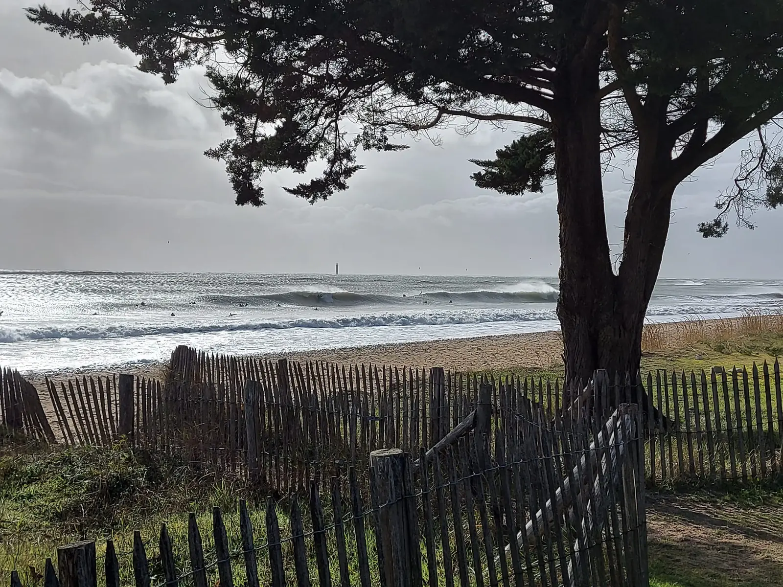 Vague de surf face à Rivedoux Beach House